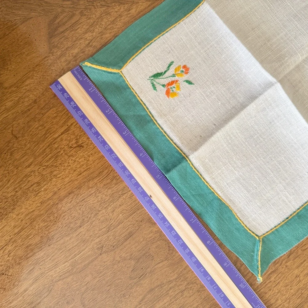 Vintage Set of 4 Linen Cocktail Napkins Cream Green Floral Embroidery 10x10 Sq